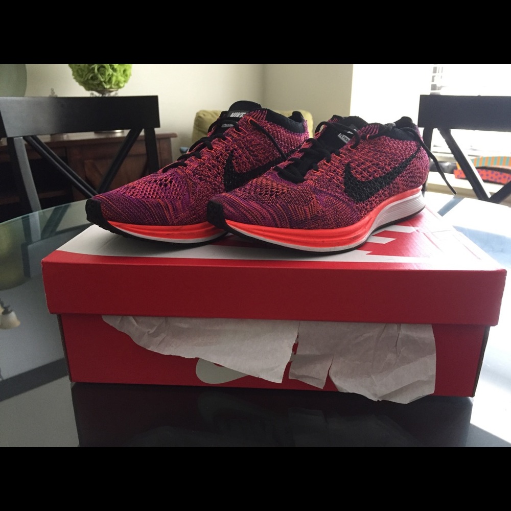 Nike FlyKnit Racer Sz 8.5 (Blk/AtomicMango/Purple)