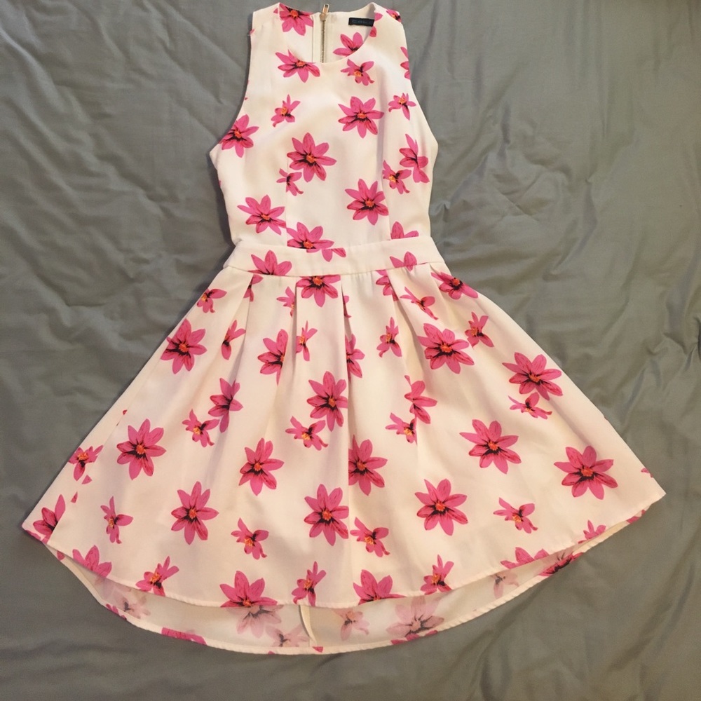 Pink Flower Print Cut-Out Dress