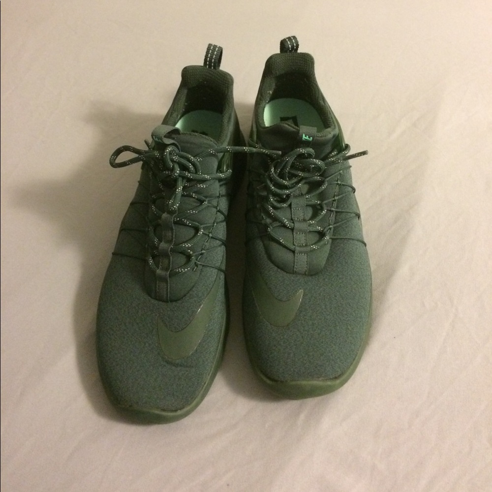 Nike Darwin