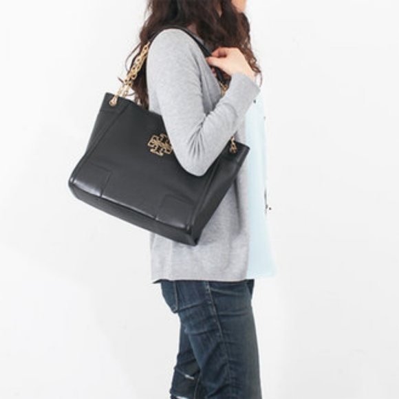 Tory Burch Britten slouchy tote - Picture 4 of 8