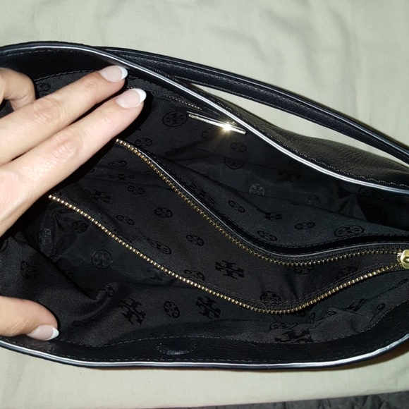 Tory Burch Britten slouchy tote - Picture 8 of 8