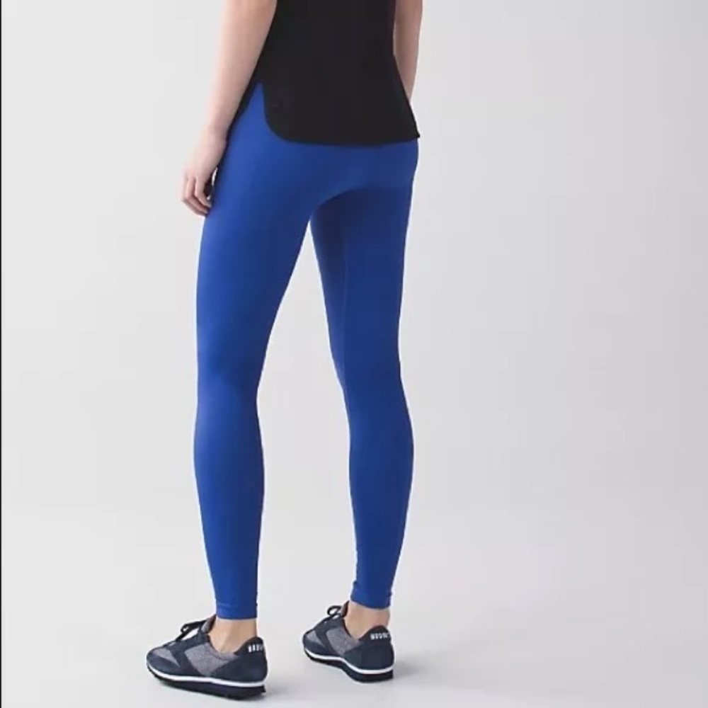🎀SALE!🎀 Lululemon Zone Inn yoga tights size 4