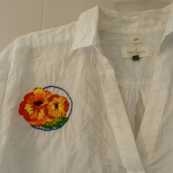 Hand embroidered blouse - Picture 3 of 4