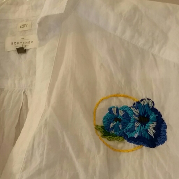 Hand embroidered blouse - Picture 4 of 4