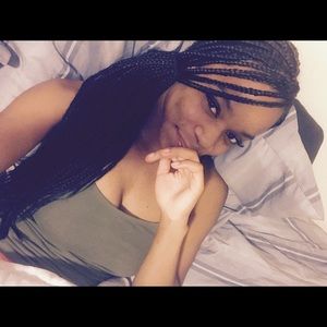 Meet your Posher, Tia