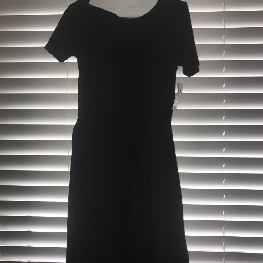 NWT solid black medium Amelia