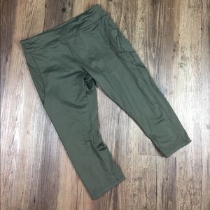 Forever 21 running leggings cropped olive green