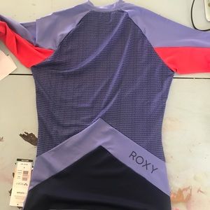 NWT Roxy Rash guard