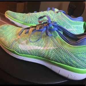 Green Nike free run 5.0