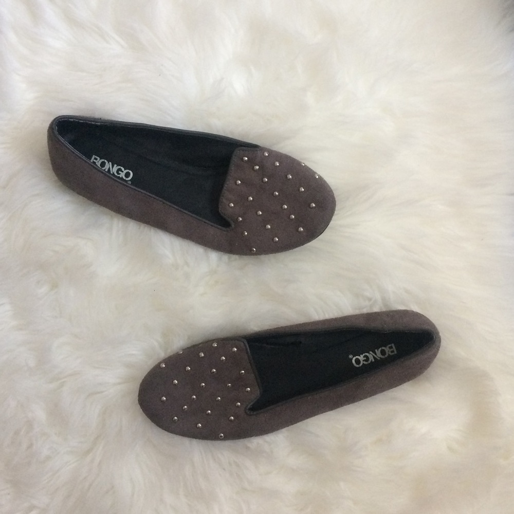 🌹Bongo studded flats. Size 8.