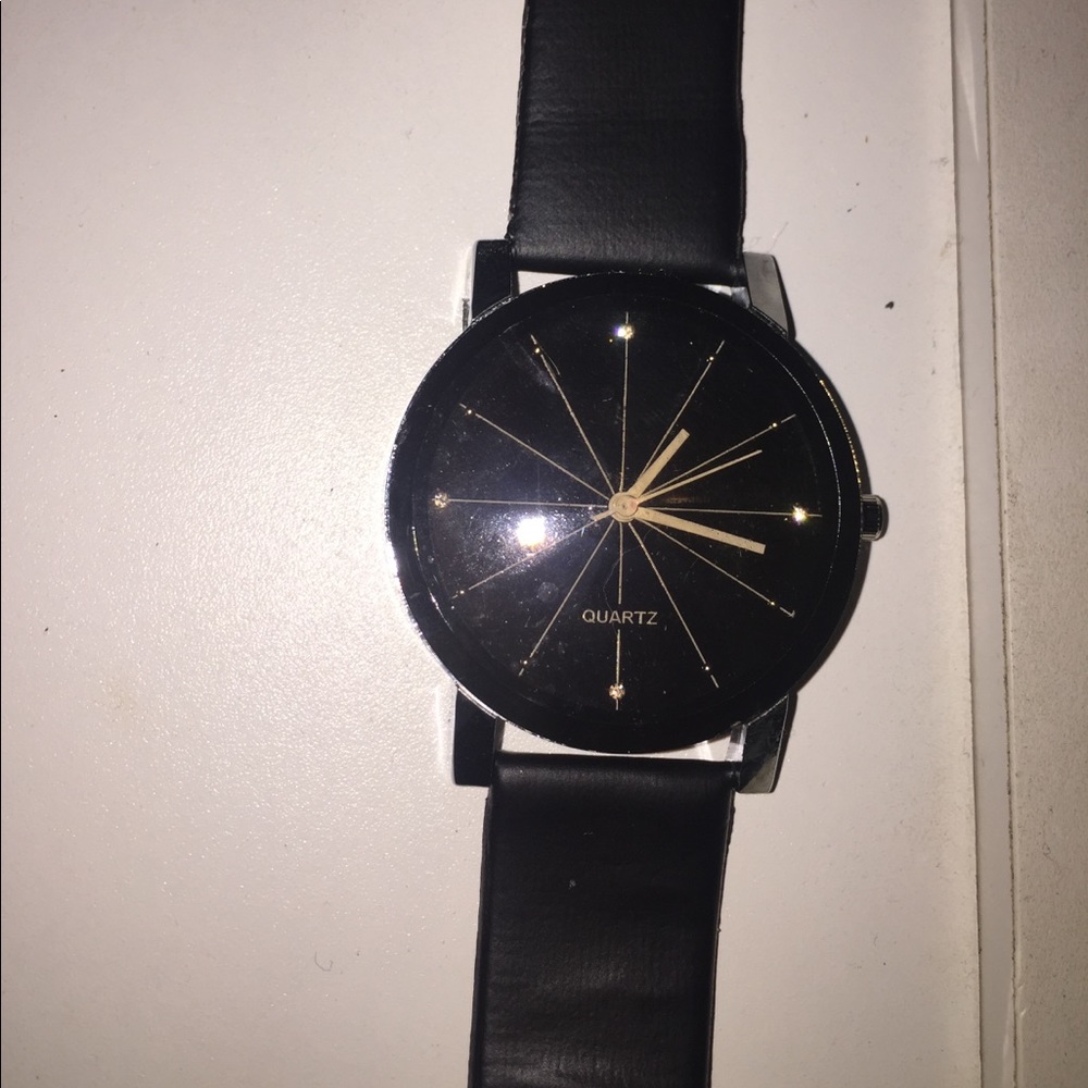 men's watch! All black! Can be a w women's watch