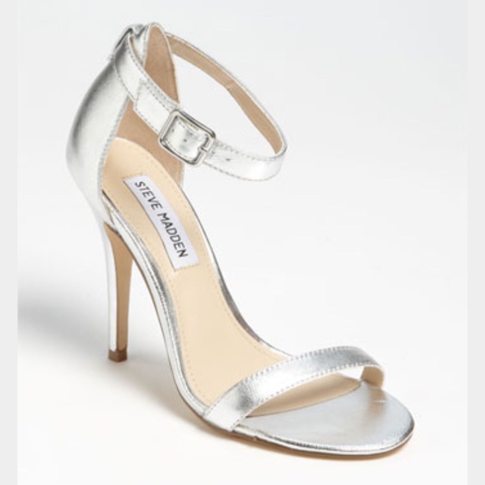 Steve Madden Realove Silver Heels sz 5.5