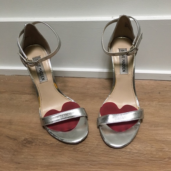 Steve Madden Realove Silver Heels sz 5.5 - Picture 3 of 5