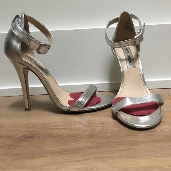 Steve Madden Realove Silver Heels sz 5.5 - Picture 4 of 5