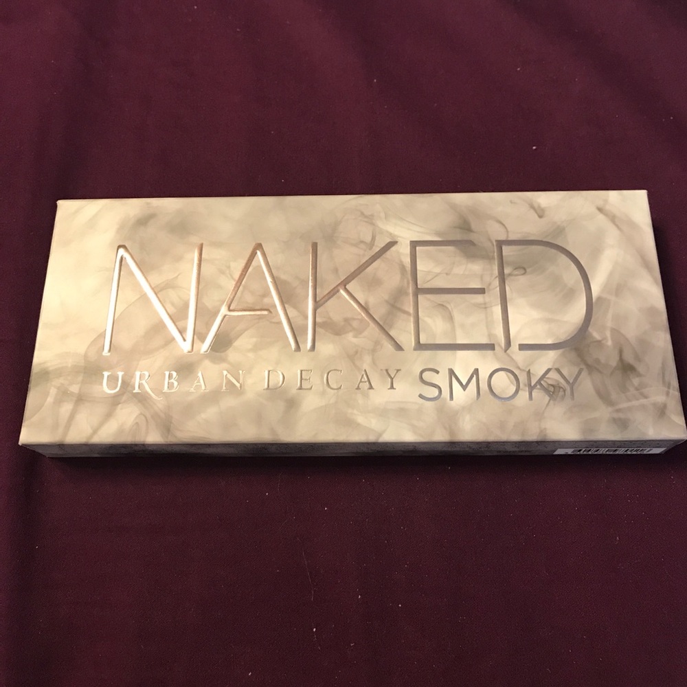 Urban Decay Smoky eyeshadow palette