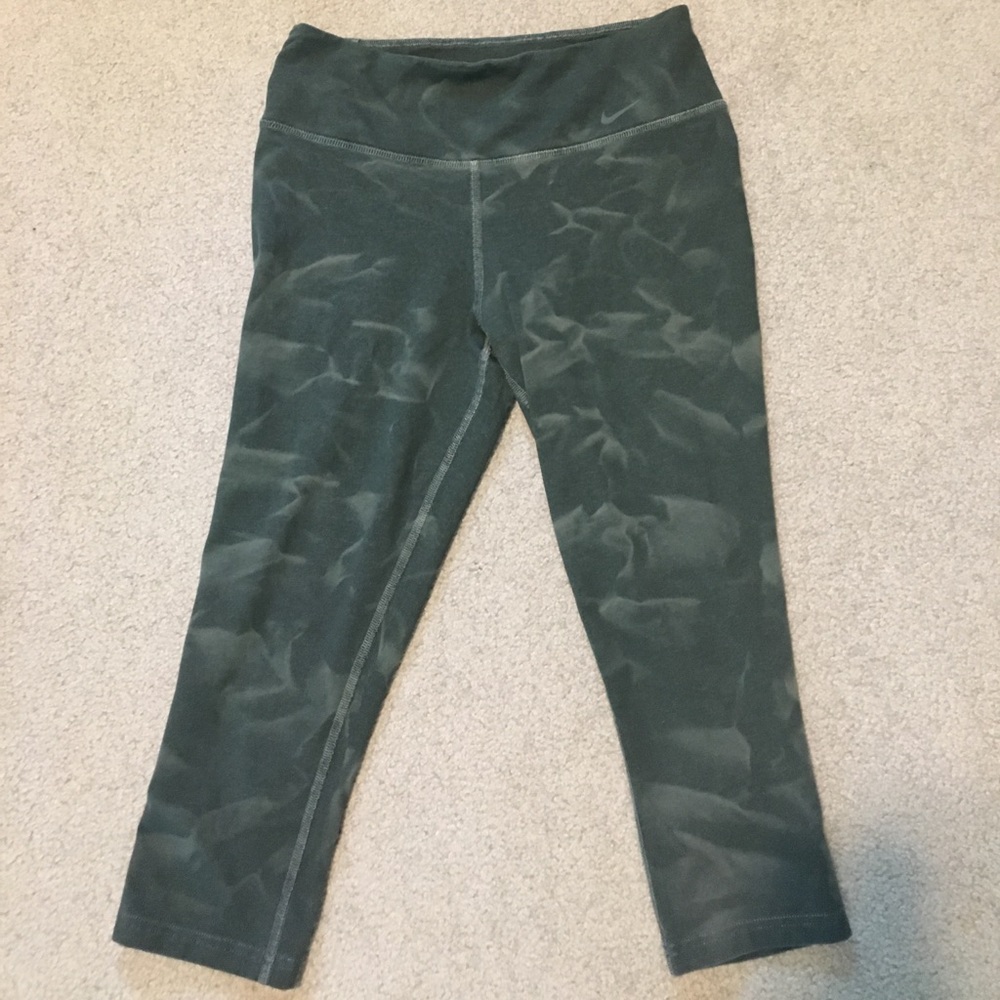 NIKE Dri-Fit Capris Leggings 