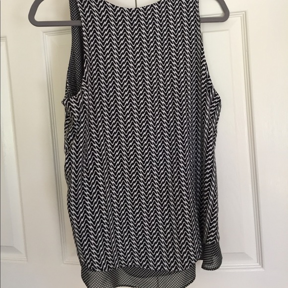 Patterned top - Picture 3 of 5