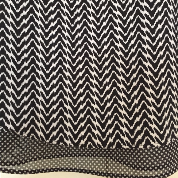 Patterned top - Picture 4 of 5