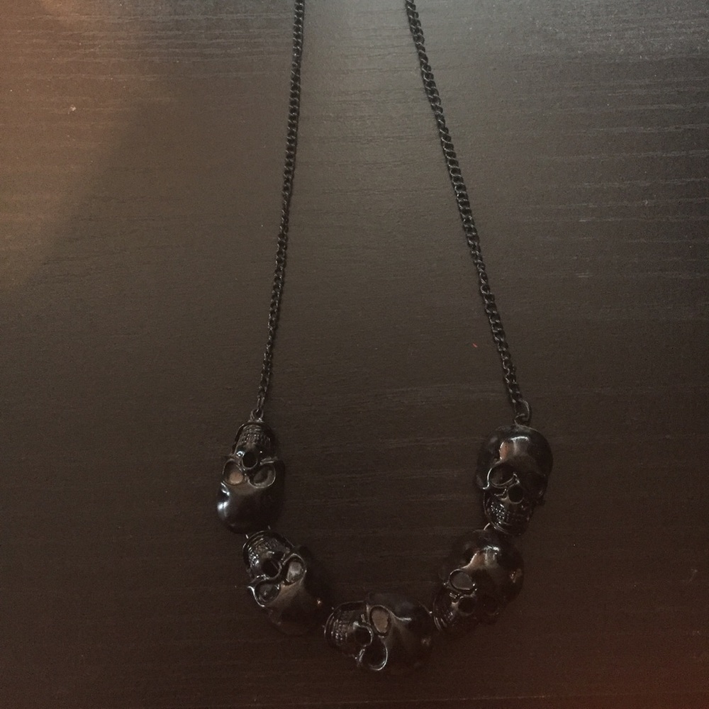 Black Skull Necklace 💀