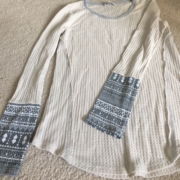 Francesca's Long Sleeve - Picture 1 of 4