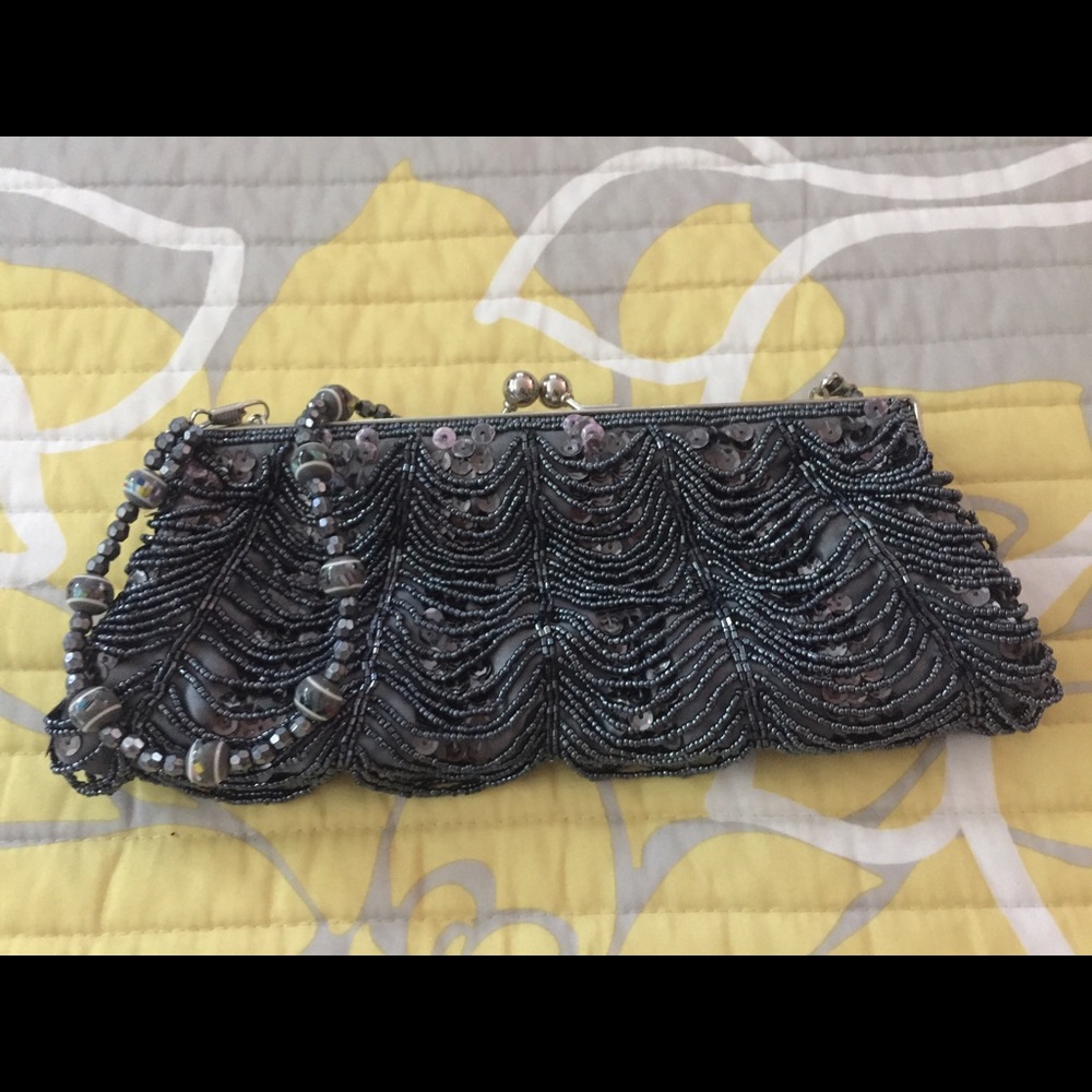 Beaded clutch purse