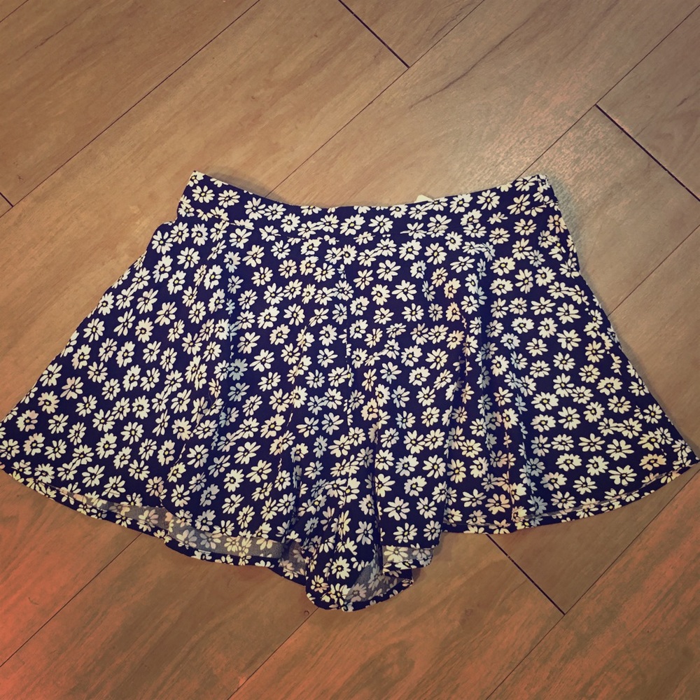 NWT High Wait Floral Flowy Shorts