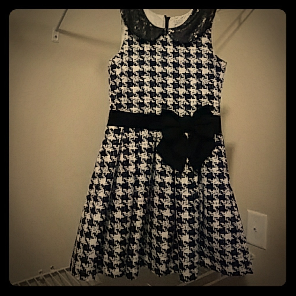 Girl's Dress