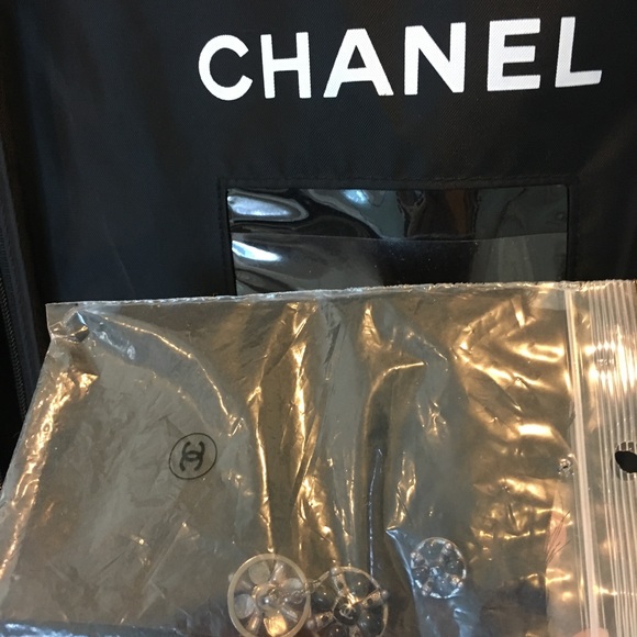 Sold on πThe Real Real π€CHANEL TUXEDO COAT.π€βοΈ - Picture 4 of 8