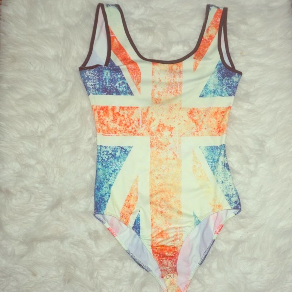 Cute Bodysuit 🇬🇧🇬🇧🇬🇧NEVER WORN