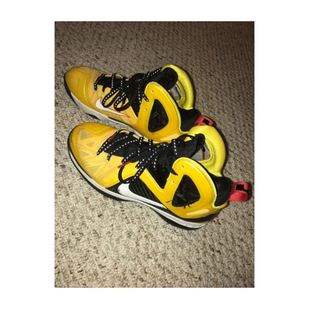 Men's Pre-Owned Nike Zoom Lebrons