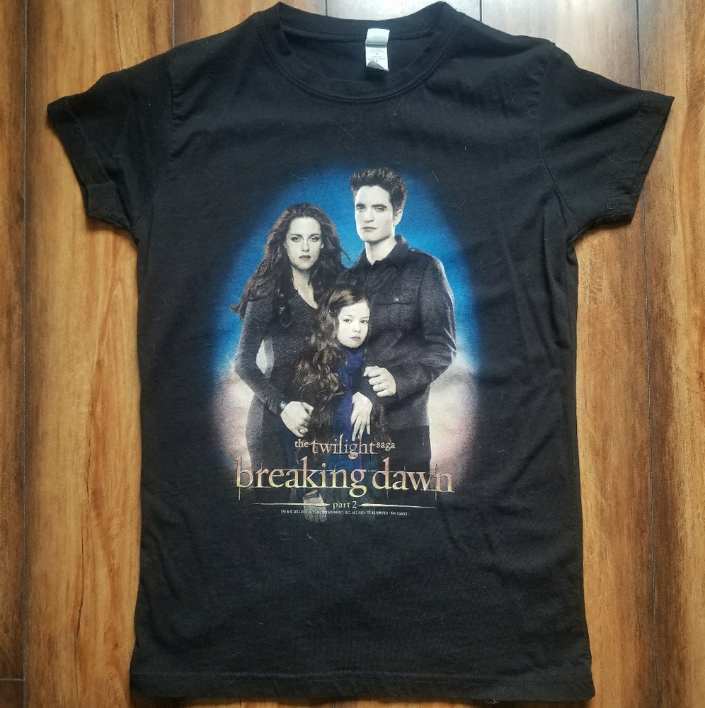 Breaking Dawn, Bella and Edward Twilight shirt