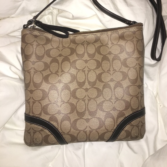 Coach Cross Body/Messenger Canvas, Medium - Picture 4 of 7