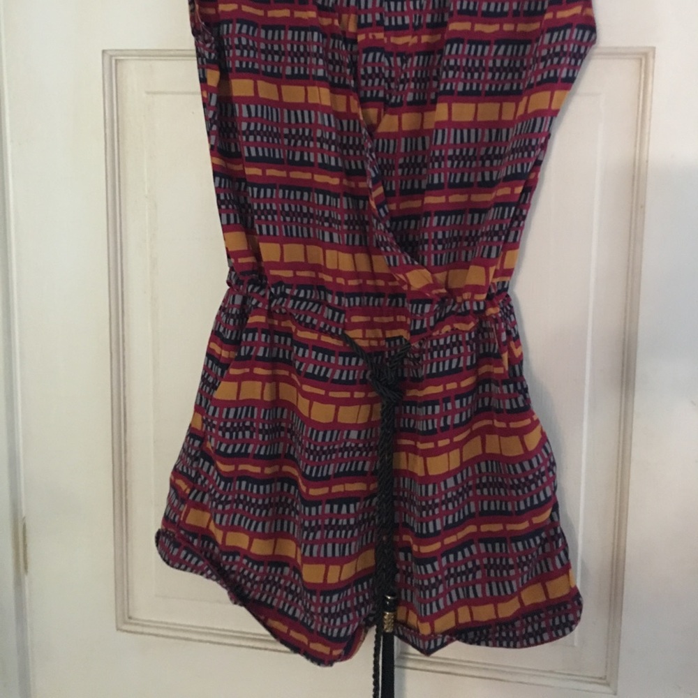 GORGEOUS ROMPER - Picture 2 of 2