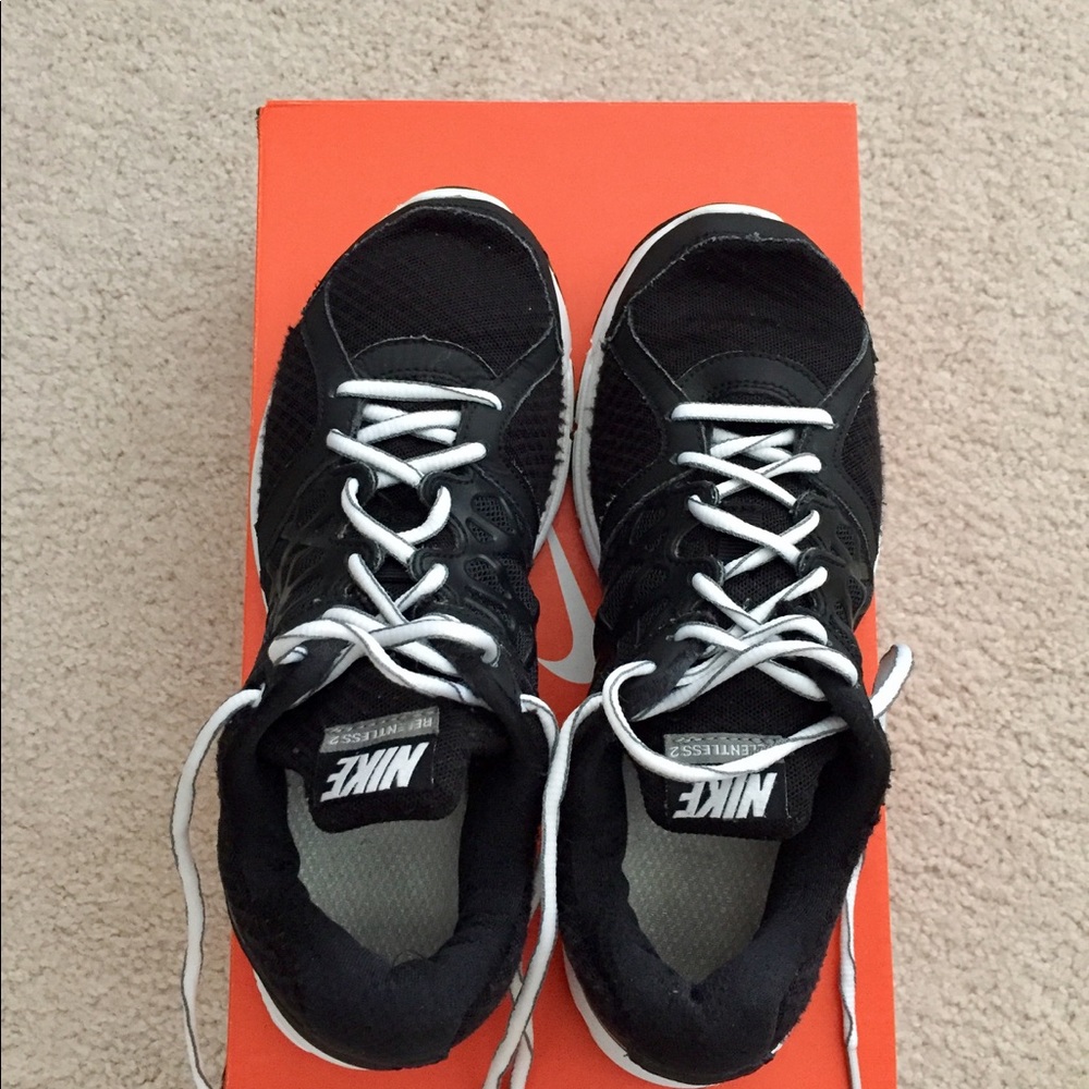 Nike size 8 running shoe