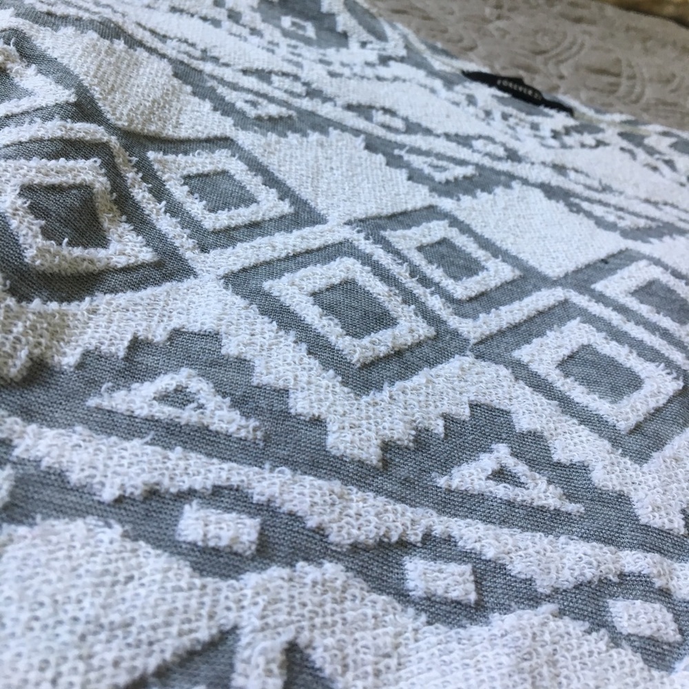 Aztec textured top - Picture 2 of 5