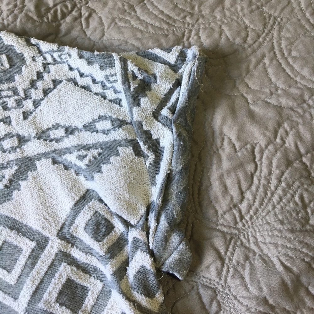 Aztec textured top - Picture 3 of 5