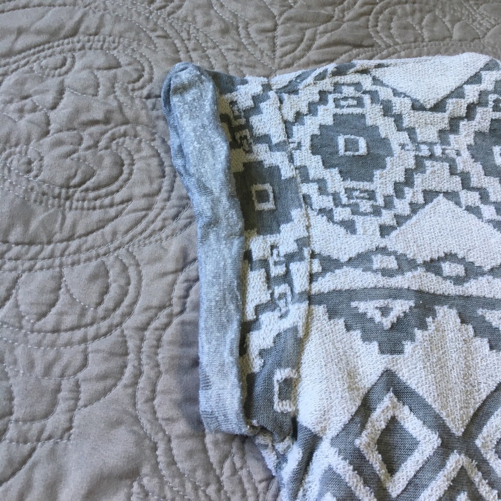 Aztec textured top - Picture 4 of 5