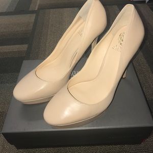Vince Camuto size 10 nude heels bnib
