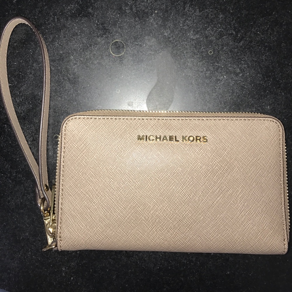 Michael Kors wristlet