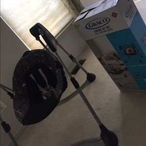 Graco Chalk art Swing by me 2-in-1 portable swing