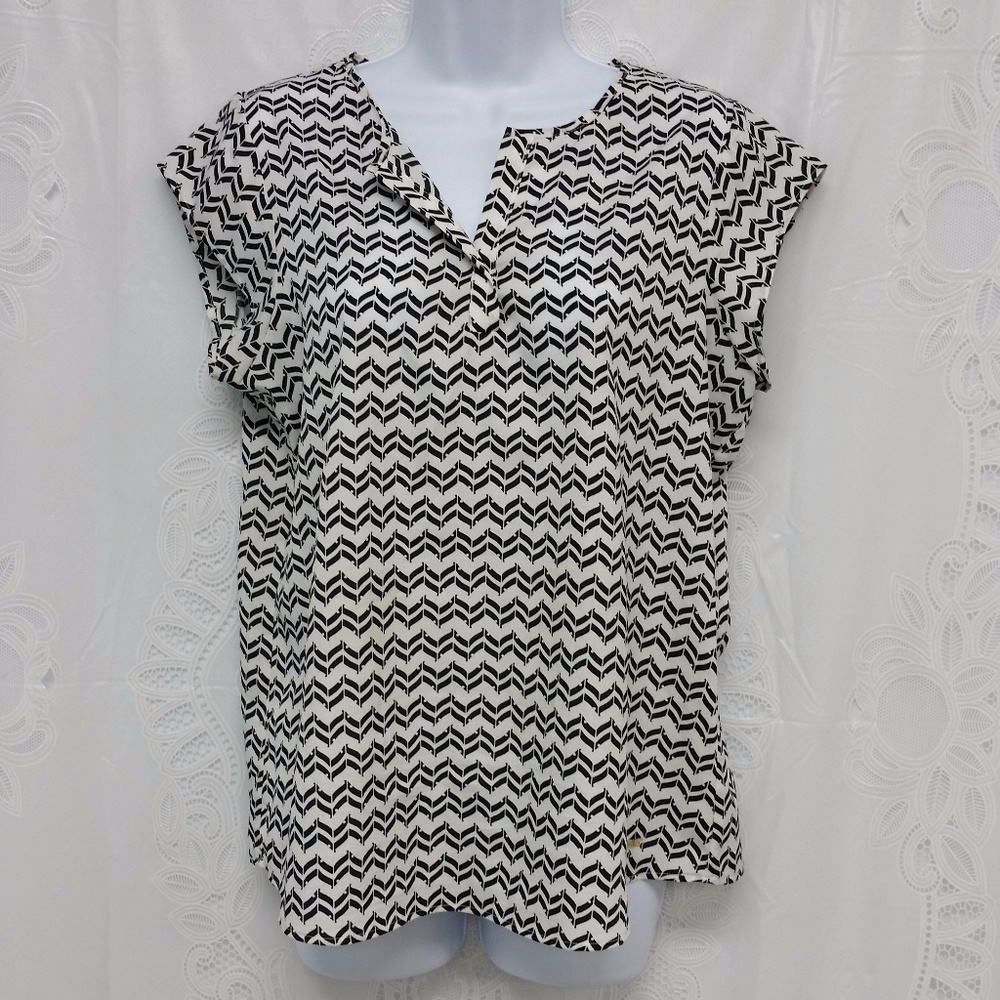 Ivanka Trump Chevron Style Black White Blouse Top