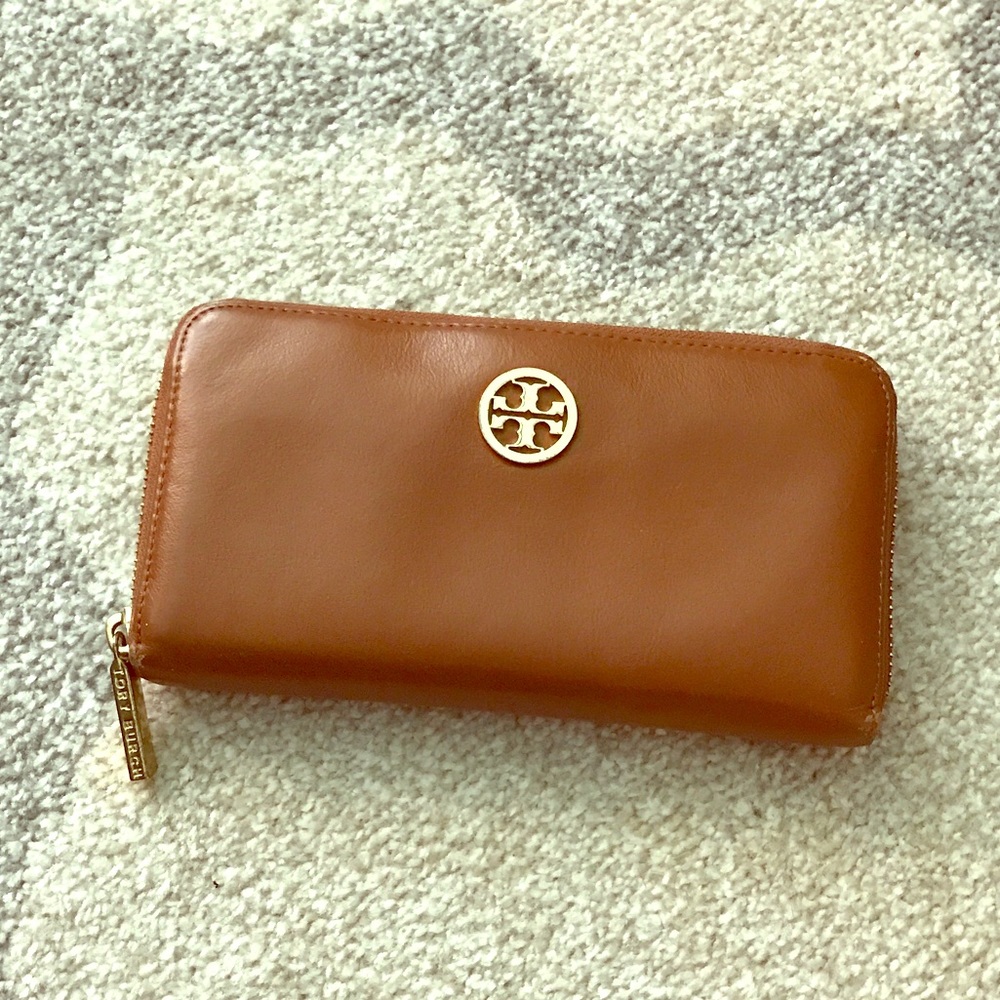 *Authentic* Tory Burch Wallet