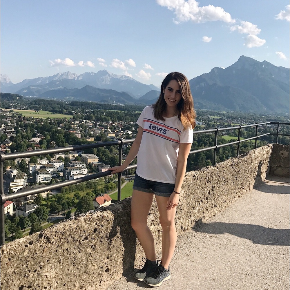Meet your Posher, Emma