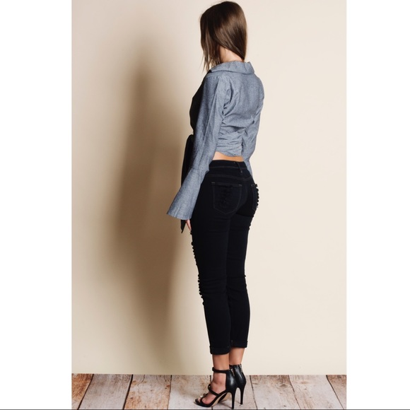 EMSLEY Bell Sleeve Button Down Top - Picture 2 of 3