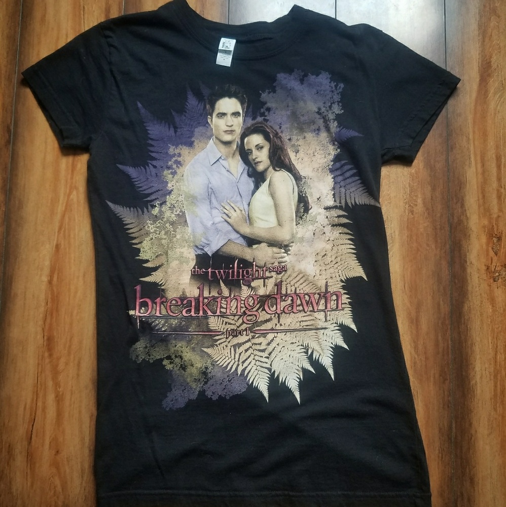 Breaking Dawn Bella and Edward Twilight shirt