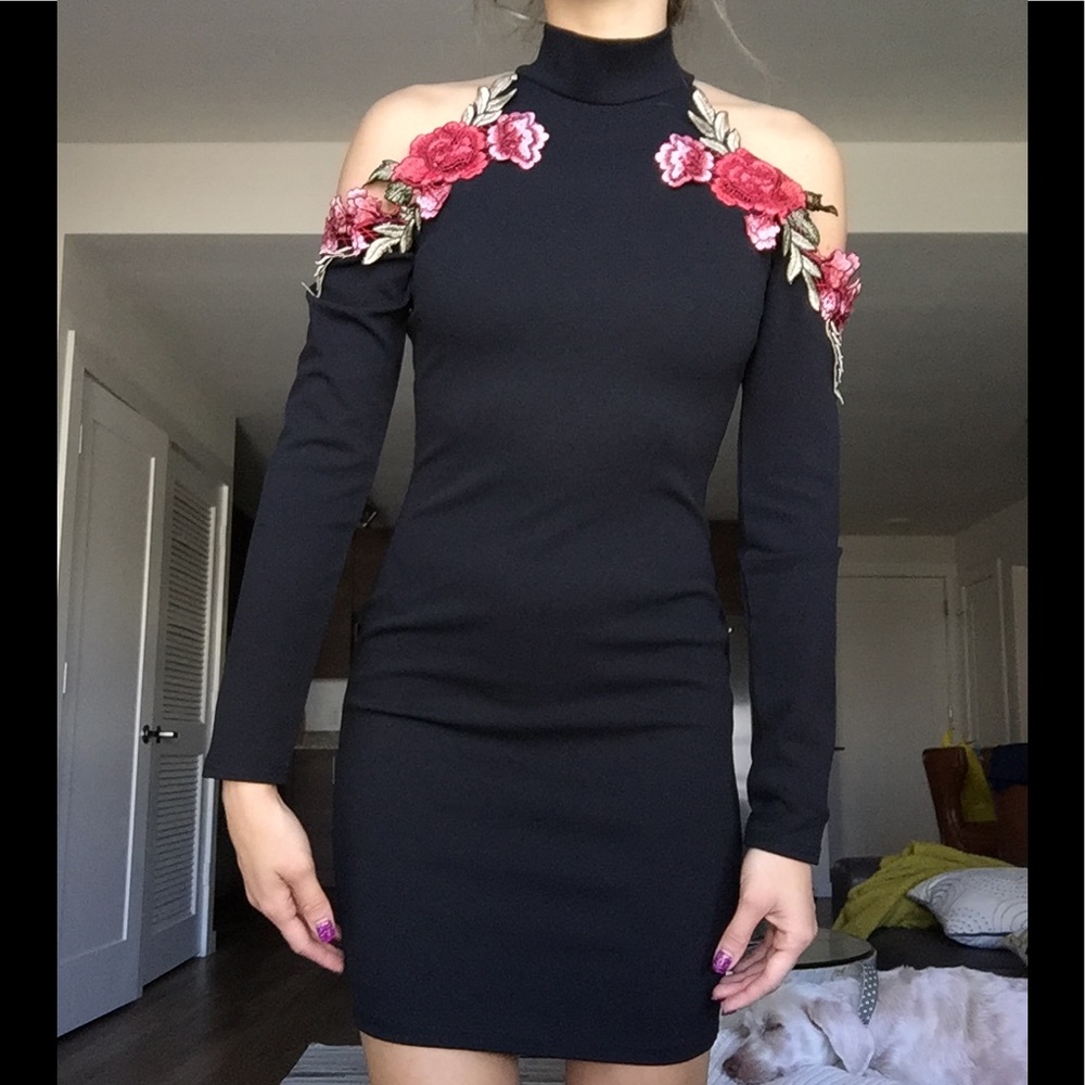 🔴SOLD🔴Open shoulder dress