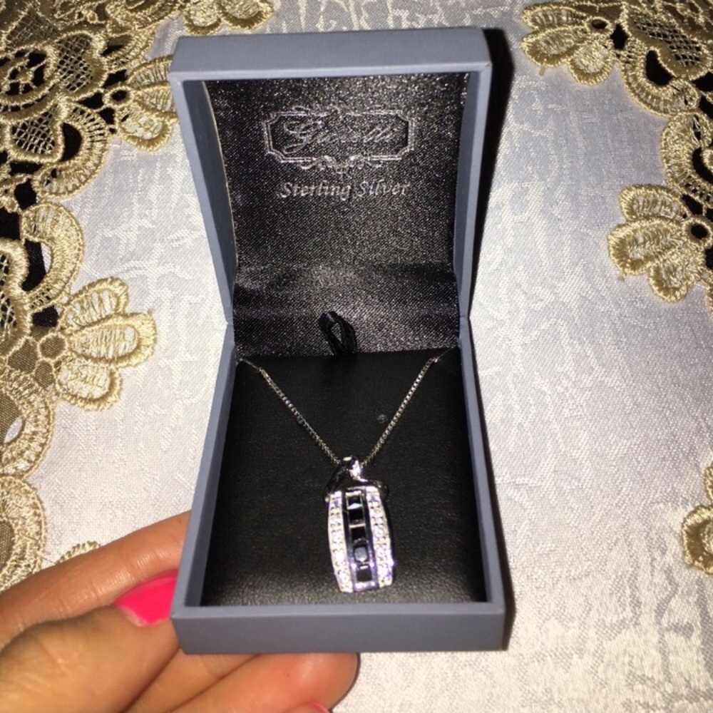 Gorgeous necklace 925