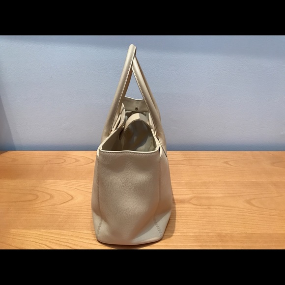 ❌ Chanel Calfskin Executive Cerf Tote Shoulder Bag - Picture 3 of 7