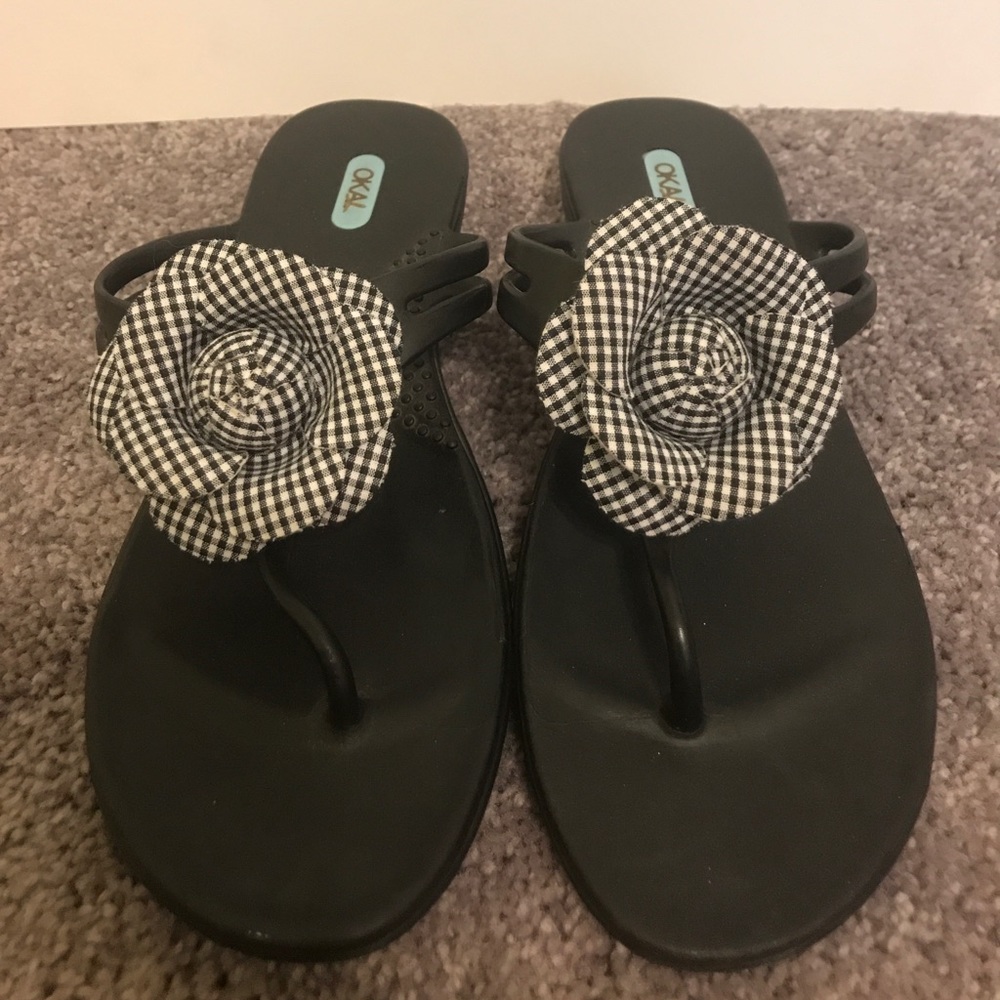 OKA b. Sandals
