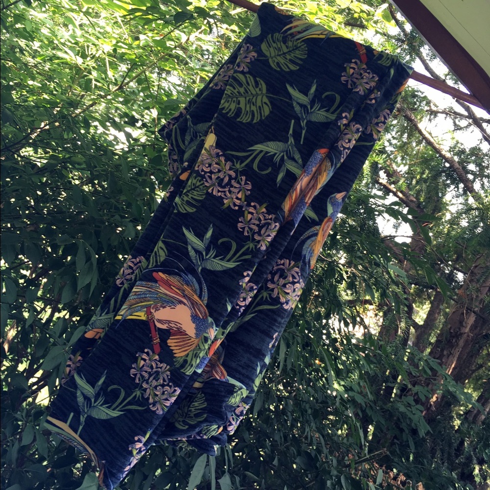 FLASH!! Lularoe Tropical Bird Leggings